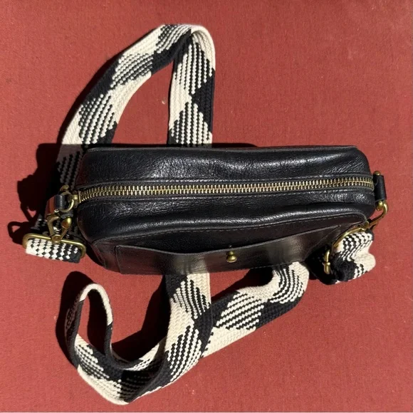 EUC Madewell Black Leather Transport Camera Bag Crossbody - Picture 7 of 9